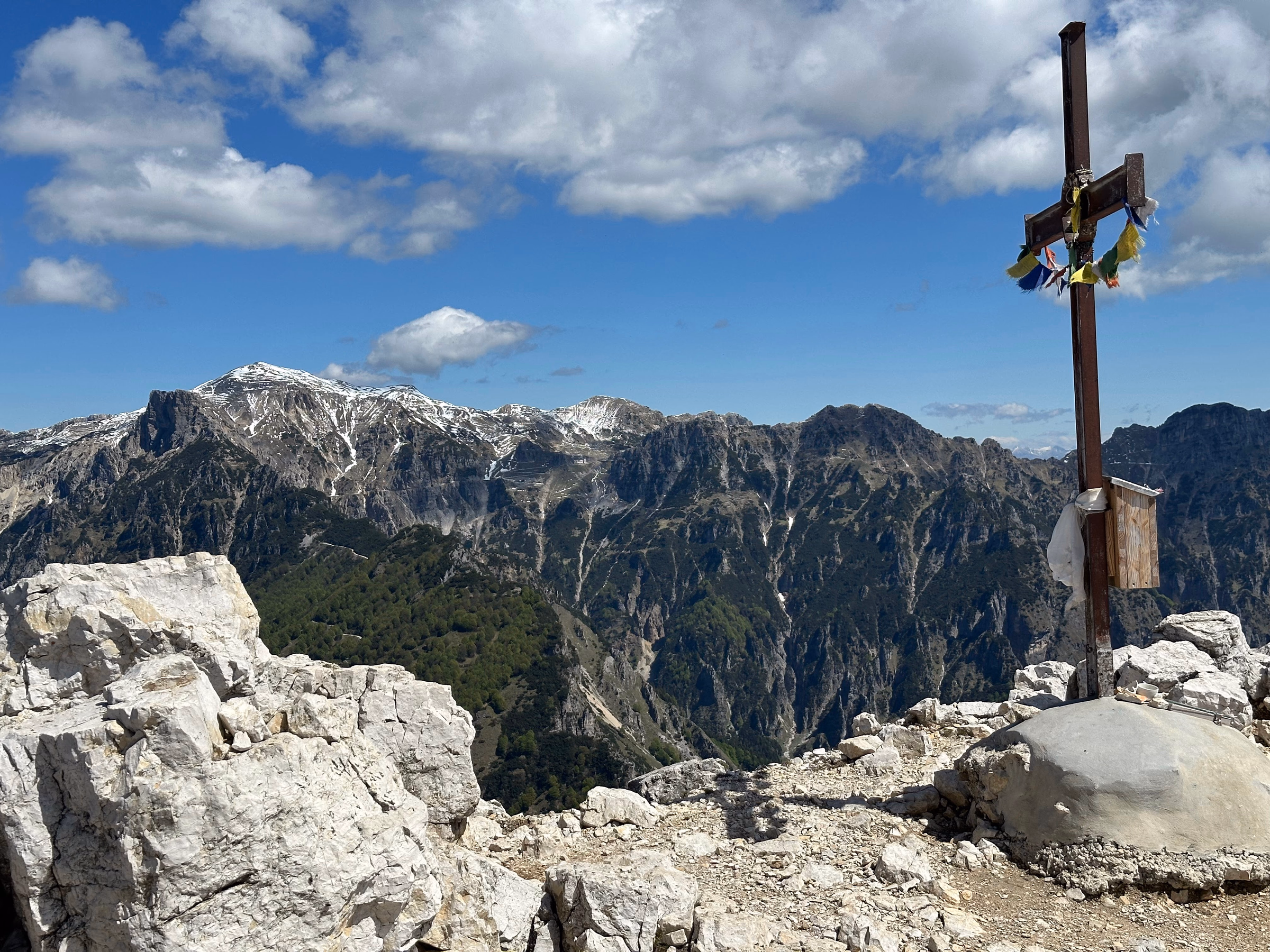 Monte Cornetto: Trekking sul Sengio Alto
